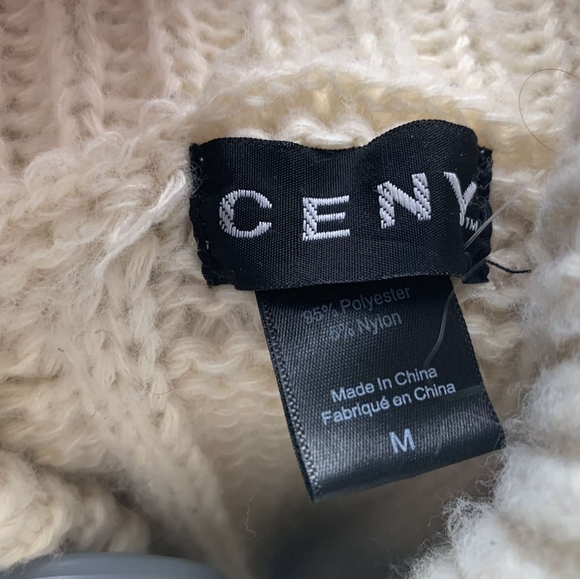 White turtle neck - Picture 2 of 2